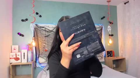 Abby Dixon  online show from October 22, 3:01 pm