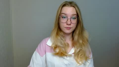 Snapshot of abbymoore__ chatting on November 18, 11:03 am Abby Lovense is active online show from November 18, 11:03 am
