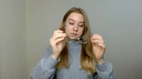 Snapshot of abbymoore__ chatting on June 1, 10:17 am Abby Lovense is active online show from June 1, 10:17 am