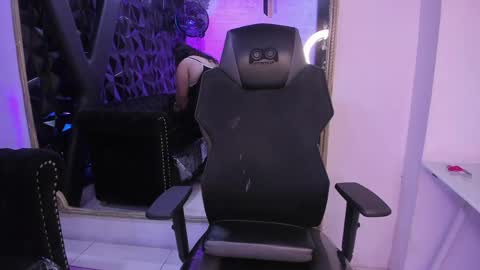 abbyrogers1 online show from April 8, 4:34 am