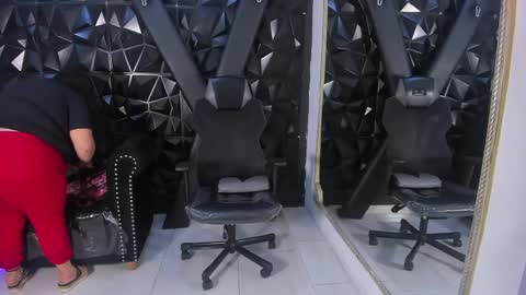 abbyrogers1 online show from April 14, 3:23 am