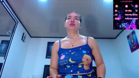 Snapshot of abbyshinne chatting on November 4, 12:59 pm abbyshinne online show from November 4, 12:59 pm