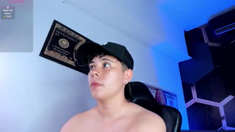 Snapshot of abbysmiitth_ chatting on November 12, 1:39 am Abby Smith online show from November 12, 1:39 am