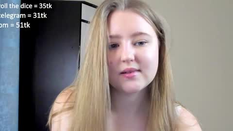 Snapshot of abbywyte chatting on December 9, 12:19 pm Abby Stream at Sat Sun Mon Fri online show from December 9, 12:19 pm