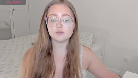 Snapshot of abbywyte chatting on November 9, 2:04 pm Abby Stream at Sat Sun Mon Fri online show from November 9, 2:04 pm