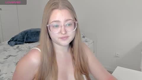 Abby    Stream at Sat  Sun  Mon  Fri online show from December 14, 2:33 pm