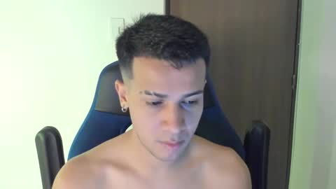 Independence model AbelAsburgo online show from December 1, 10:53 pm