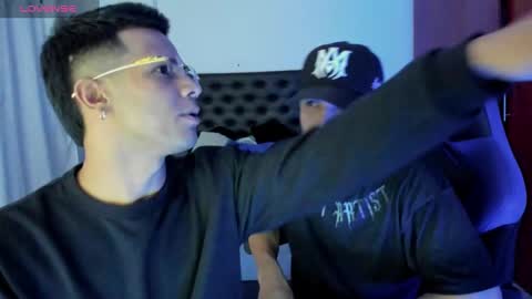 Independence model AbelAsburgo online show from December 18, 3:37 am