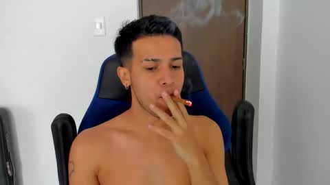 Independence model AbelAsburgo online show from December 26, 7:38 pm