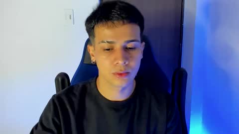 Independence model AbelAsburgo online show from January 15, 1:34 am