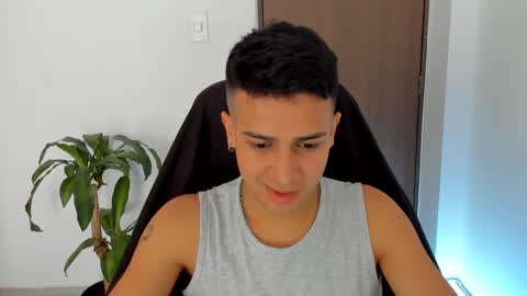 Independence model AbelAsburgo online show from October 8, 2:04 pm