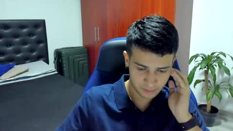 Independence model AbelAsburgo online show from October 19, 4:57 am