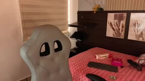 Abella online show from October 10, 2:16 pm