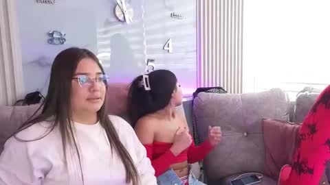 abella_as_ online show from February 25, 3:54 pm