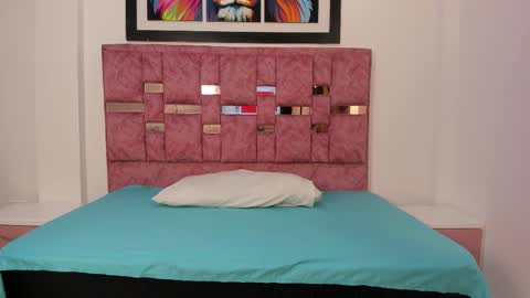 Snapshot of abella_lov chatting on September 19, 12:17 pm abella_lov online show from September 19, 12:17 pm