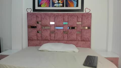 Snapshot of abella_lov chatting on September 26, 12:20 pm abella_lov online show from September 26, 12:20 pm