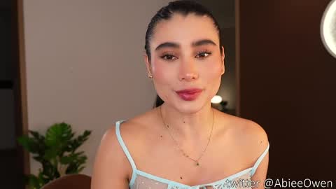 abie_owen online show from June 3, 12:46 am