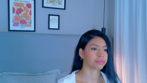 Snapshot of abiehils chatting on June 6, 11:26 am abiehils online show from June 6, 11:26 am