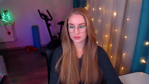 Anna online show from December 8, 3:45 pm