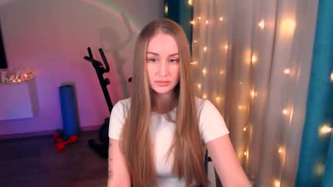 Anna online show from February 14, 7:23 pm