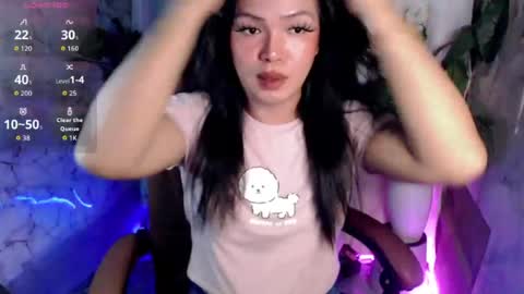 Snapshot of abigail_vergara chatting on June 23, 10:13 am abigail_vergara online show from June 23, 10:13 am