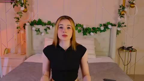 abigailforl online show from April 13, 5:02 am