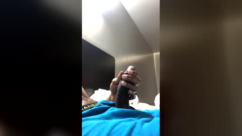 Snapshot of ablackcoc chatting on December 13, 11:10 pm ablackcoc online show from December 13, 11:10 pm