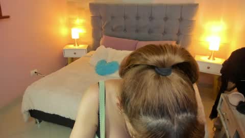 Snapshot of abril_777 chatting on June 6, 11:20 pm Abril 777 online show from June 6, 11:20 pm
