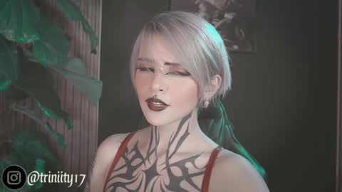 Snapshot of abril__colen chatting on January 1, 2:09 am April online show from January 1, 2:09 am