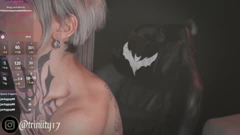 Snapshot of abril__colen chatting on January 1, 11:16 am April online show from January 1, 11:16 am