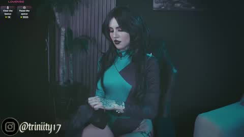 Snapshot of abril__colen chatting on February 12, 12:48 am April online show from February 12, 12:48 am