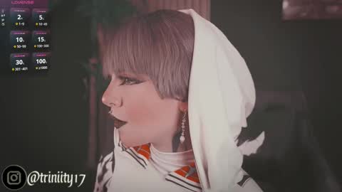 Snapshot of abril__colen chatting on February 20, 5:29 pm April online show from February 20, 5:29 pm