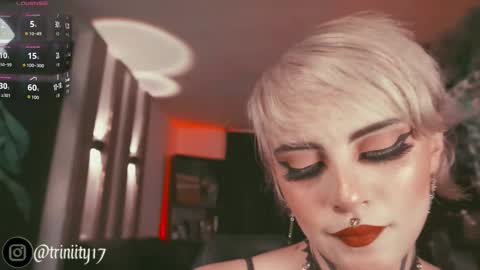 Snapshot of abril__colen chatting on September 12, 2:33 am April online show from September 12, 2:33 am