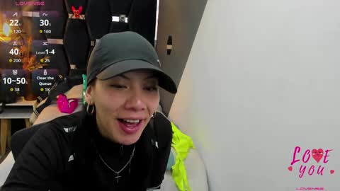 Abril Fox online show from April 10, 9:30 pm