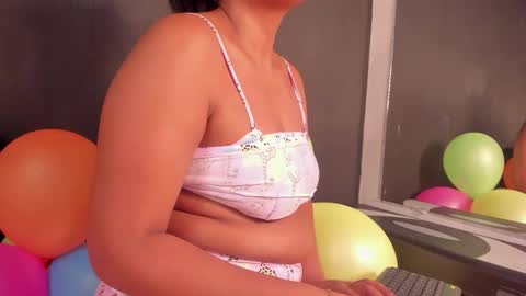 Snapshot of abril_jones10 chatting on January 11, 8:00 am Abril jones online show from January 11, 8:00 am