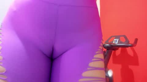 Snapshot of abril_jones10 chatting on January 29, 2:32 pm Abril jones online show from January 29, 2:32 pm