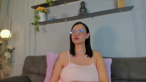 Snapshot of abril_jones10 chatting on October 31, 8:37 am Abril jones online show from October 31, 8:37 am