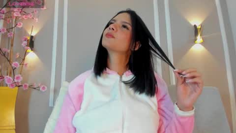 Snapshot of abril_jones10 chatting on November 13, 5:17 am Abril jones online show from November 13, 5:17 am