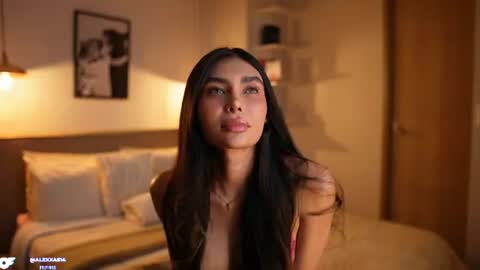 Snapshot of abril_w18 chatting on July 15, 9:20 pm My name is Alexa. Please say hello I like to chat with you. If you have requests please use tip online show from July 15, 9:20 pm