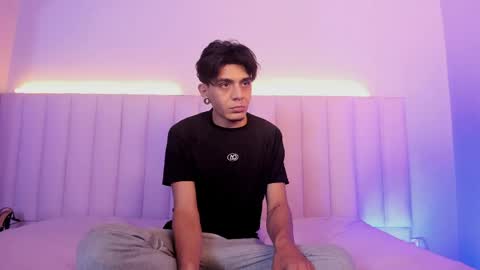 Abril and Julian online show from May 11, 2:45 pm