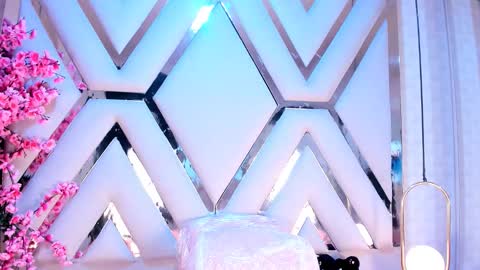 Abril Cooper online show from October 8, 5:49 am