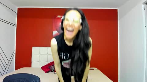 Snapshot of abrillee1 chatting on December 28, 10:55 pm ABRIL online show from December 28, 10:55 pm