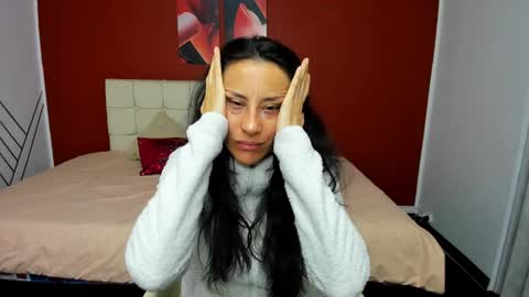 Snapshot of abrillee1 chatting on January 4, 1:42 am ABRIL online show from January 4, 1:42 am