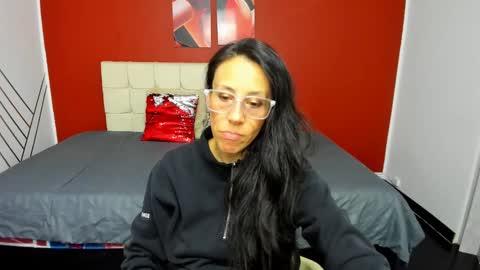 Snapshot of abrillee1 chatting on February 8, 8:53 pm ABRIL online show from February 8, 8:53 pm