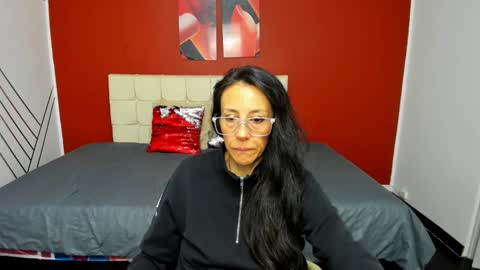 Snapshot of abrillee1 chatting on February 8, 11:55 pm ABRIL online show from February 8, 11:55 pm