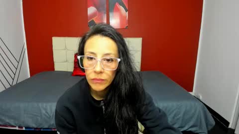 Snapshot of abrillee1 chatting on February 10, 8:00 pm ABRIL online show from February 10, 8:00 pm