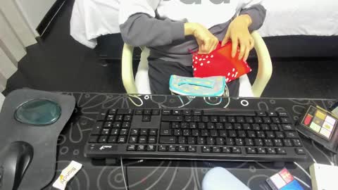 Snapshot of abrillee1 chatting on March 1, 7:26 pm ABRIL online show from March 1, 7:26 pm