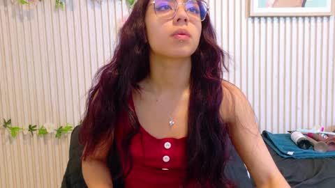 abrilmirren online show from March 31, 11:10 am