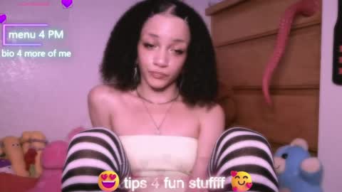 Snapshot of abruisedpeach chatting on May 6, 3:24 am Peach online show from May 6, 3:24 am