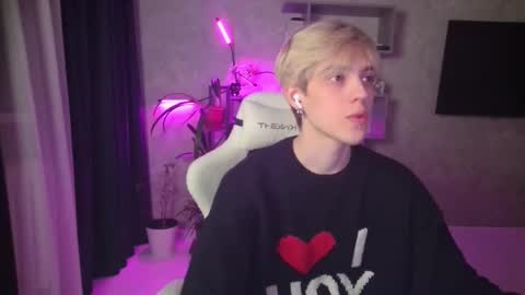 Nick online show from February 12, 6:47 pm